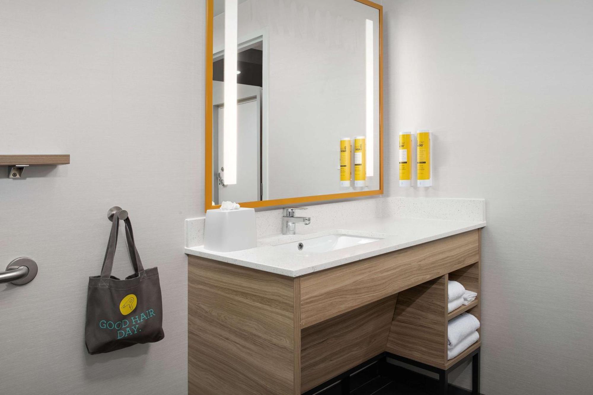 Hotel Tru By Hilton Airport